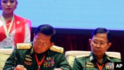 缅甸军方领导人2018年2月13日签署停火协议。