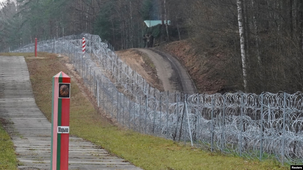 资料照：从立陶宛看波兰与白俄罗斯的边界线 （2021年11月26日）(photo:VOA)