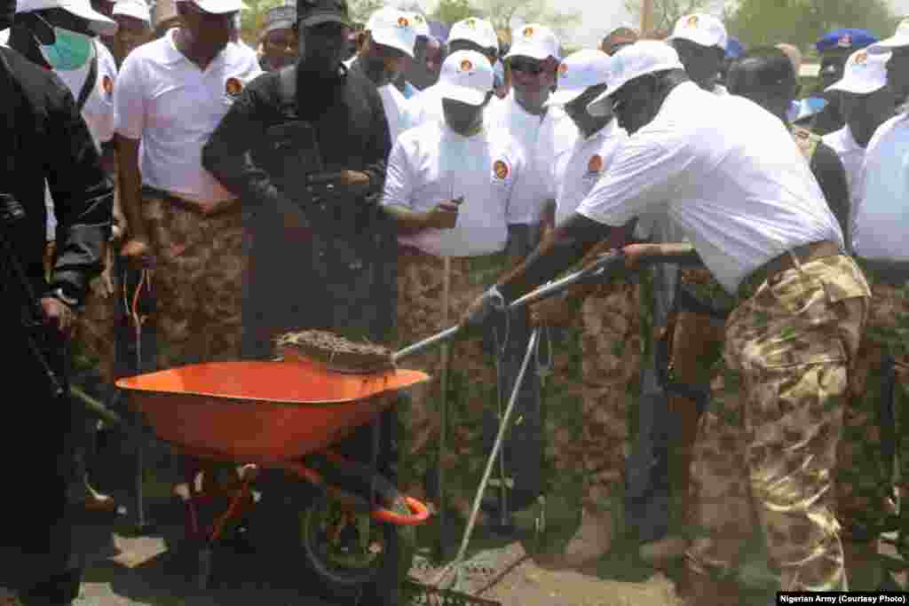 Buratai ya kaddamar da sharar gona daga cikin garin Gudumbali 