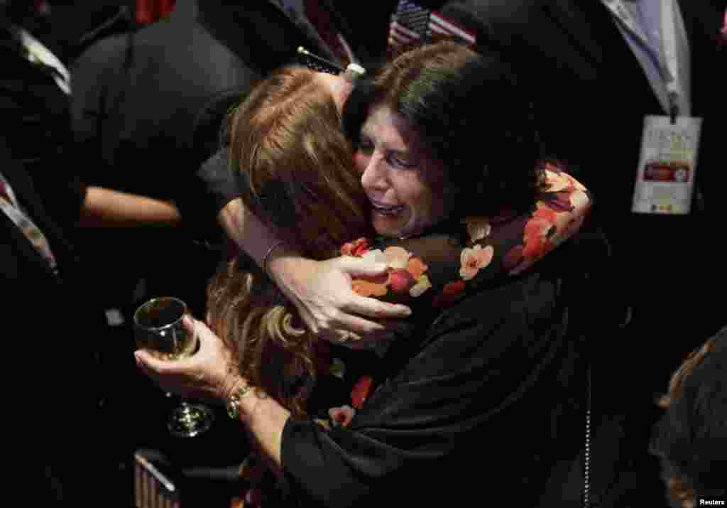 مٹ رومنی کے حمایتی شکست کی خبر سن کر افسردہ ہو گئے