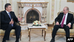 Виктор Янукович и Владимир Путин на встрече в Ново-Огарево