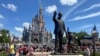 Disney demanda al gobernador de Florida por su "campaña" para armar a su gobierno contra la compañía