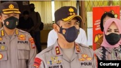 Kapolda Sulawesi Tengah, Irjen Pol Rudy Sufahriadi saat memberikan keterangan pers kepada wartawan di Kabupaten Parigi Moutong, Selasa (19/10/2021) (Foto:Humas Polda Sulteng)