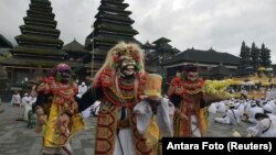 VOA Asia - Coronavirus infections speed up