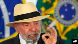 ARCHIVO - El presidente de Brasil, Luiz Inácio Lula da Silva, habla en el Palacio de Planalto, en Brasilia, Brasil, el 13 de enero de 2025. 