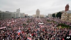 Акция протеста против фальсификации результатов президентских выборов режимом Александра Лукашенко. Минск, пл. Независимости, 23 августа 2020 г.