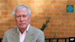 Mantan duta besar Kanada untuk Iran, Ken Taylor, di Manhattan, New York. (Foto: Dok)