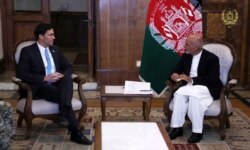 Afghanistan's President Ashraf Ghani meets with U.S. Defense Secretary Mark Esper in Kabul, Afghanistan, Oct. 20, 2019. (Afghan Presidential Palace/Handout)