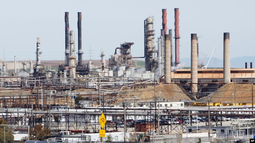 Nhà máy lọc dầu Chevron ở Richmond, California.
