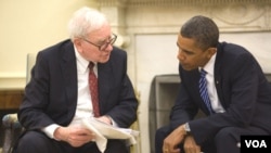 El multimillonario Warren Buffett con el presidente Obama en la Casa Blanca.