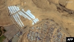 衛星照片顯示加沙南部拉法城被驅離的巴勒斯坦人的帳篷營地。 （2024年4月23日）