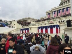 The place where the inauguration of a US president is done by a chief justice.