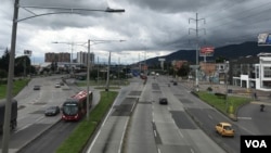 Bogotá sobrevive en medio de la cuarentena por el COVID-19. El lunes pasado el presidente Iván Duque extendió el Aislamiento Preventivo Obligatorio hasta el 27 de abril. [Foto: Karen Sánchez, VOA].