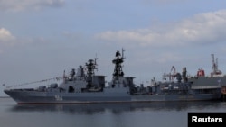 3일 필리핀을 방문한 러시아 해군 소속 대잠구축함 '아드미랄 트리부츠' 호가 마닐라 남부 항구에 정박해 있다.