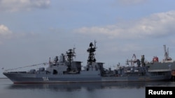 Tàu khu trục Nga Đô đốc Tributs.