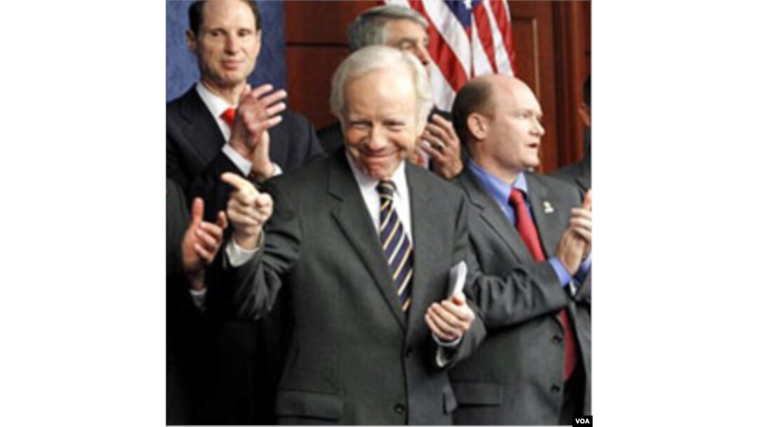 Senator Demokrat asal Connecticut, Joseph Lieberman memuji pemanfaatan bantuan AS di Mesir.