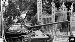 Lực lượng Bắc Việt tiến vào Sài gòn ngày 30/4/1975, nay là thành phố Hồ Chí Minh.