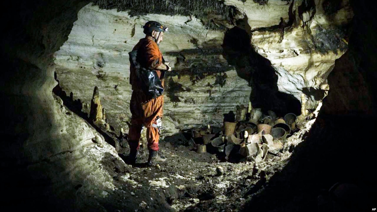 Artifacts Discovered In Mayan Cave ‘untouched’ For 1 000 Years