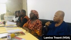 Des membres de la campagne "Faisons un geste" à Ouagadougou, le 1er juillet 2019. (VOA/Lamine Traoré)