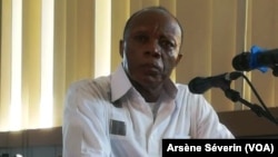 Le général Jean-Marie Michel Mokoko, jugé et condamné à 20 ans de reclusion. (VOA/Arsène Séverin)