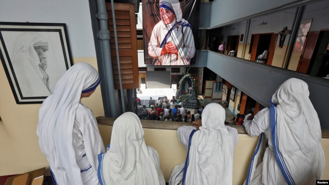 Para biarawati "Missionaries of Charity" yang didirikan oleh mendiang Bunda Teresa di Kolkata, India (foto: ilustrasi). 