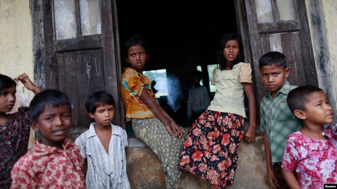Anak-anak Muslim Rohingya di kamp pengungsian di luar kota Sittwe, Burma, Mei 2013. (Foto: Dok)