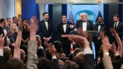 دونالد ترامپ در حال سخنرانی در کاخ سفید