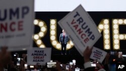 El candidato presidencial republicano y expresidente Donald Trump, habla durante el último día de la Convención Nacional Republicana, el 18 de julio de 2024 en Milwaukee.