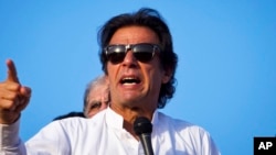 FILE - Pakistan’s leading opposition politician Imran Khan, seen in this file photo, is urging President Donald Trump to ban Pakistanis from entering the United States, after he suspended immigration from seven Muslim majority countries.