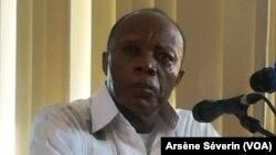 Le général Jean Marie Michel Mokoko, jugé et condamné à 20 ans de reclusions. (VOA/Arsène Séverin)