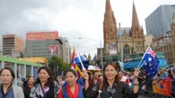 ཨོ་སི་ཀྲོ་ལི་ཡའི་བོད་པ་ཚོས་བོད་ལུགས་ལོ་གསར་ཟབ་རྒྱས་ངང་རོལ་པ།