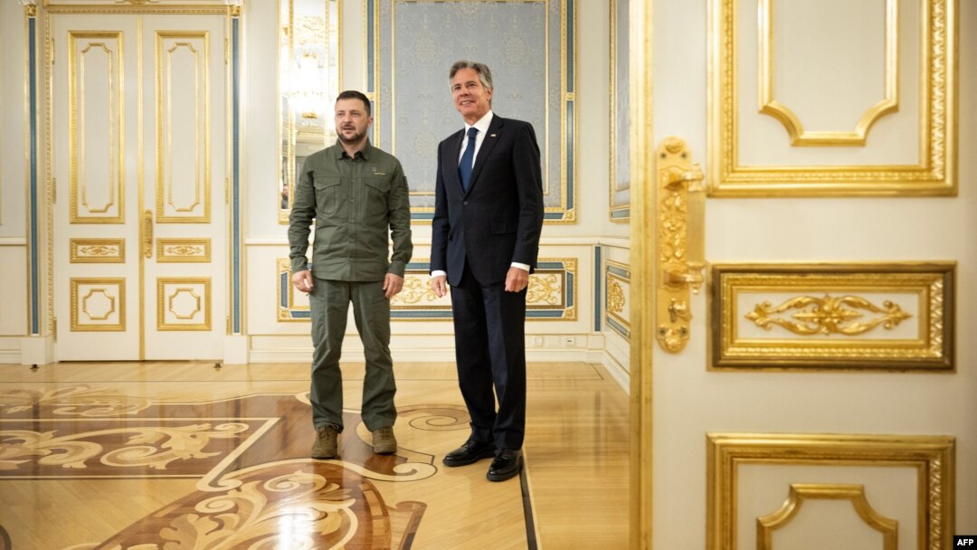 Државниот секретар на САД го посети Киев, каде најави нов пакет помош во вредност од над една милијарда долари, вклучувајќи поддршка за воздушната одбрана на Украина