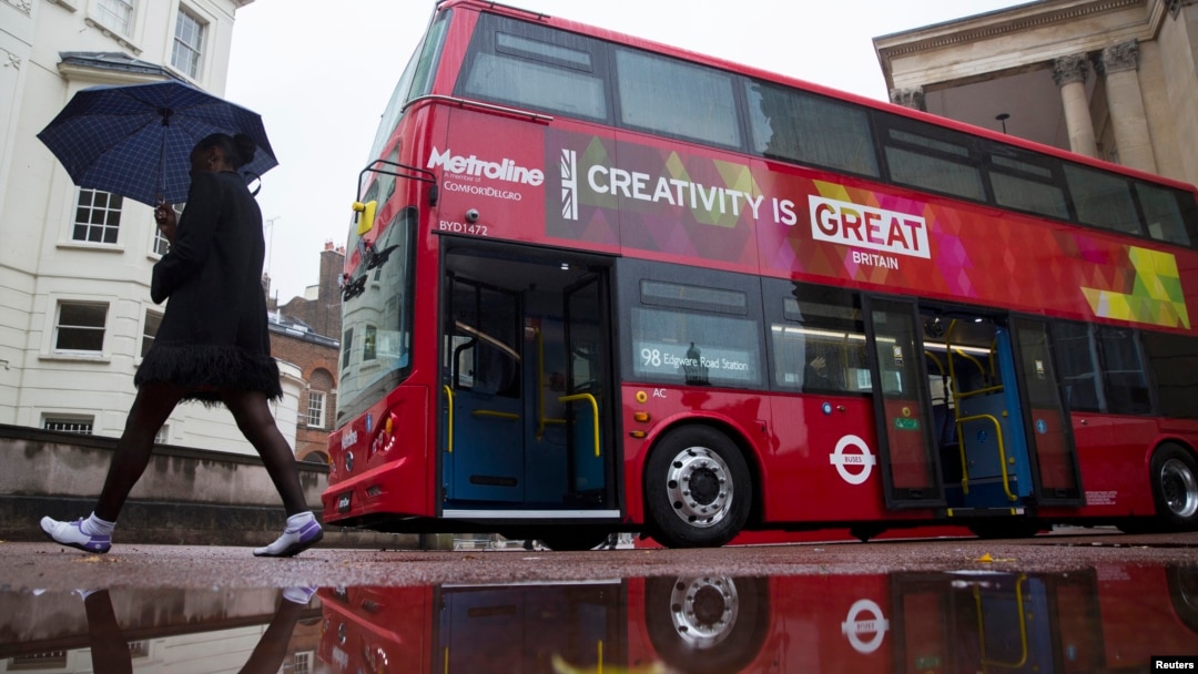 Sebuah bus di kota London, Inggris (foto: dok). Perusahaan "Bio-Bean" memanfaatkan ampas kopi sebagai bahan bakar bagi beberapa bus kota London.