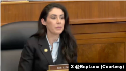 
آنا پائولینا لونا، عضو جمهوریخواه مجلس نمایندگان آمریکا