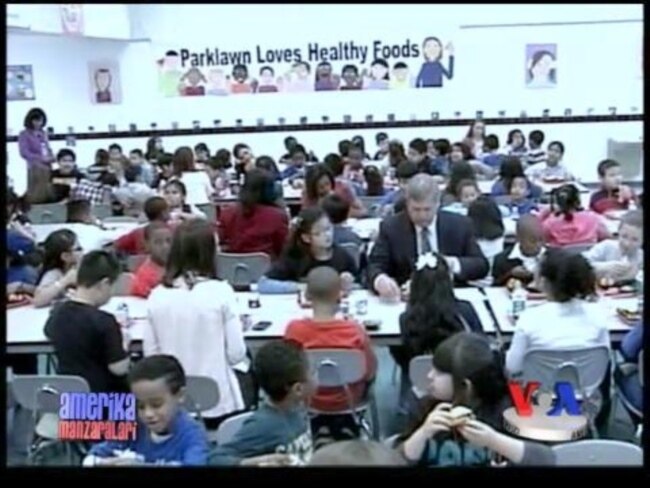 Amerika bolalari maktabda nima yeydi? School Meals in US