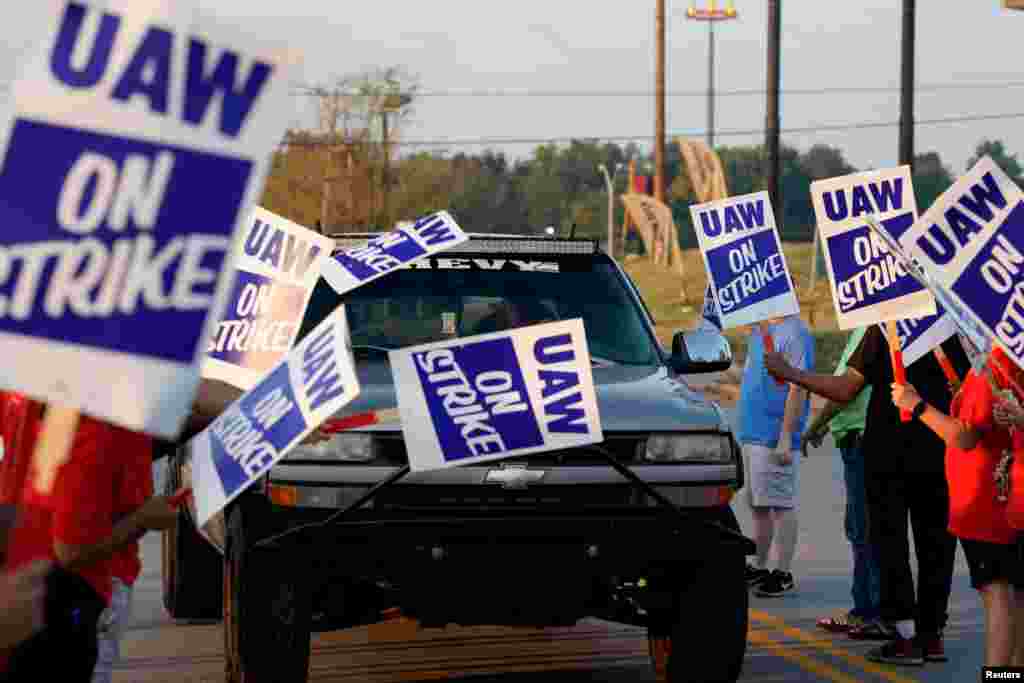 General Motors assembly workers picket outside the General Motors Bowling Green plant during the United Auto Workers (UAW) national strike in Bowling Green, Kentucky.