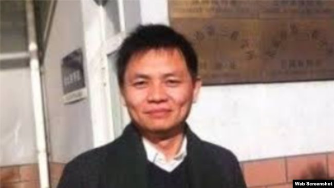 中国华东政法大学被停职解聘的张雪忠副教授 （推特图片）