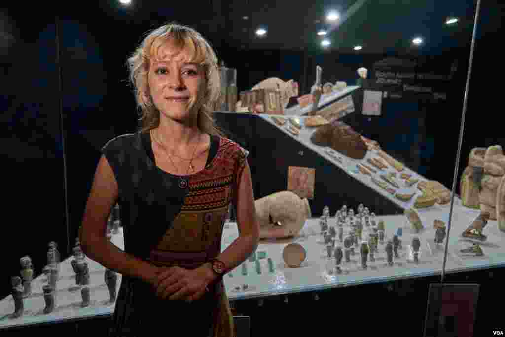 Katherine Blakeney is an American filmmaker who arranged the display of the artifacts in Luxor Museum. (Photo: H. Elrasam)