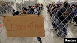 Nedokumentovani migranti u pritvoru Agencije za zaštitu granica i carine