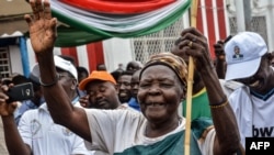 지난달 28일 부룬디 수도 부줌부라에서 국제형사재판소 탈퇴를 지지하는 집회가 열렸다.