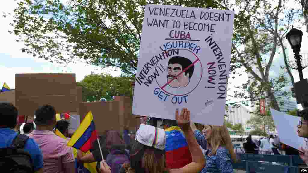 &ldquo;Maduro asesino, la cárcel tu destino&rdquo;, gritan los manifestantes frente a la ONU, donde se celebra la 74 Asamblea General del organismo.&nbsp;