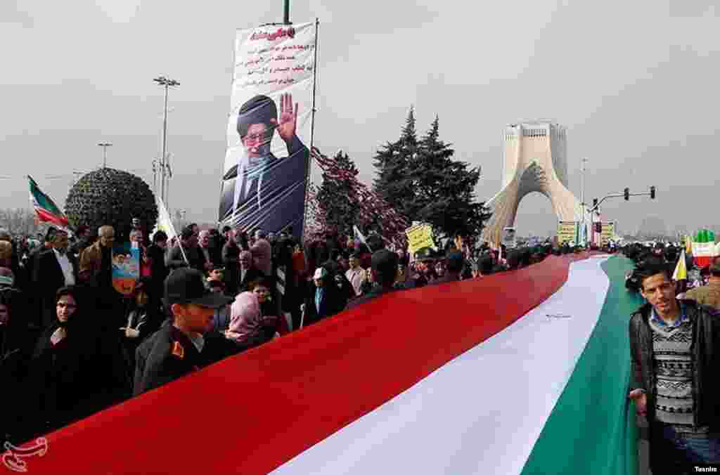 حاشیه های راهپیمایی ۲۲ بهمن برای سی و هشتمین سالگرد پیروزی انقلاب ایران