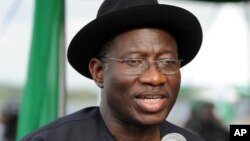 Shugaba Goodluck Jonathan na Najeriya yana jawabi a Port Harcourt