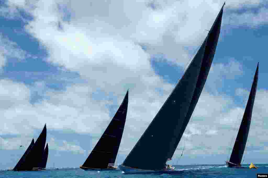 J Class boats compete in a regatta between race days of the America&#39;s Cup finals in Hamilton, Bermuda.