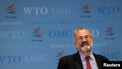 El jefe de información de la OMC, Keith Rockwell, habla a la prensa en Ginebra, Suiza, el 28 de octubre de 2020.