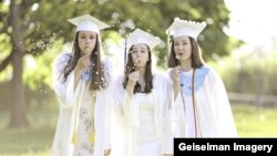 From left, Abby Becker, Kaylee Power, and Lily Monahan, graduating from Cumberland High School in Cumberland, Rhode Island, have been best friends since eighth grade.(Geiselman Imagery)