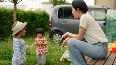 Australian Filmmaker Shows Japanese Single Mothers, Children Face Poverty