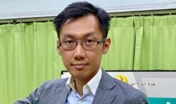 身兼民主党医疗政策发言人的深水埗区议员袁海文表示，港府的防疫政策不应该只是看重与中国大陆通关而忽略国际形势 (美国之音/汤惠芸)