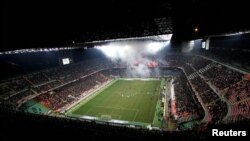 Une vue panoramique du stade de San Siro à Milan lors du match de Série A entre l'AC Milan et la Lazio, le 6 février 2005.