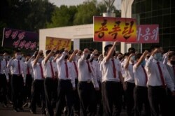 지난 8일 평양 김일성광장에서 한국 내 탈북만단체와 한국 정부를 비난하는 청년학생 집회가 열렸다.